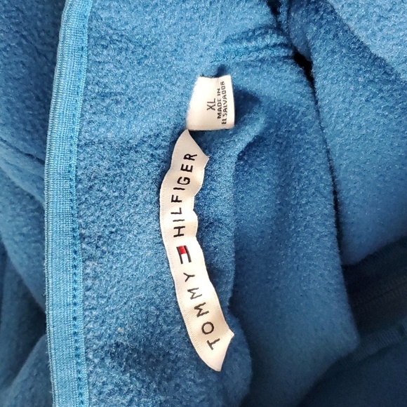 Tommy Hilfiger XL blue poly quarter zip pullover with full pouch (2006) - Picture 5 of 11